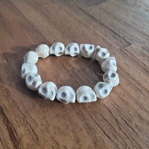 New Skull Bead Stretchy Bracelet in Cream